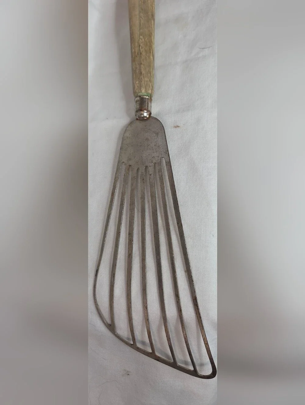 VINTAGE A&J BATTER BEATER WOOD HANDLE MADE IN USA COTTAGE CORE WHIPPER FLIPPER
